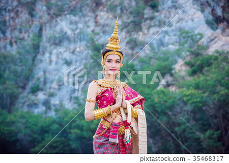 Beautiful woman in traditional Thai dress 35468317