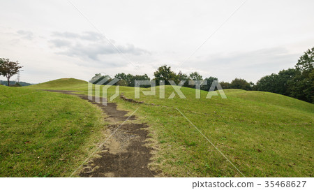 割草老墳塋小組的秋天風景 35468627