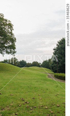 割草老墳塋小組的秋天風景 割草老墳塋小組的秋天風景 35468629