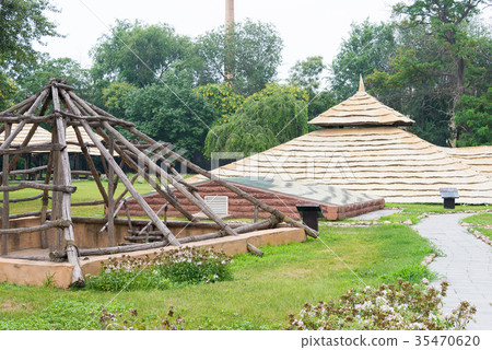 Shinraku廢墟沉陽市,遼寧省,中國 Shinraku廢墟沉陽市,遼寧省,中國 35470620