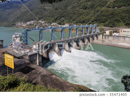 Ikeda Dam of the Yoshino River 35471405