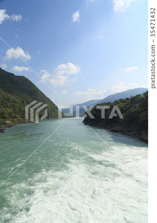 從池田壩看到的吉野川（下游方向） 35471432