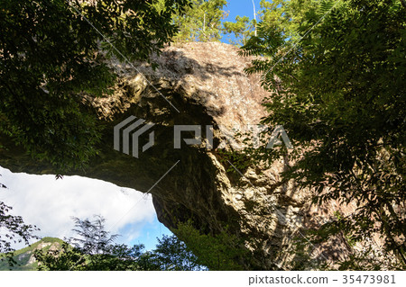 Milky rock cave 35473981