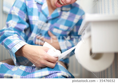 肚子痛(男睡衣睡衣生活方式每天不露面的身體部位廁所廁所病爸爸腹瀉) 肚子痛(男睡衣睡衣生活方式每天不露面的身體部位廁所廁所病爸爸腹瀉) 35476032