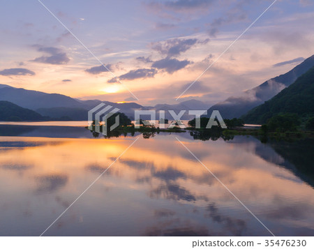 秋元湖的早晨 35476230