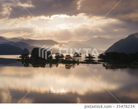 秋元湖的早晨 秋元湖的早晨 35476234