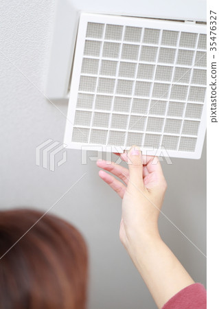 Housewife (Cleaning Cleaning Dirt Air Purifier Faceless Rear View Ceiling House Apartment Female Exhaust Port) 35476327
