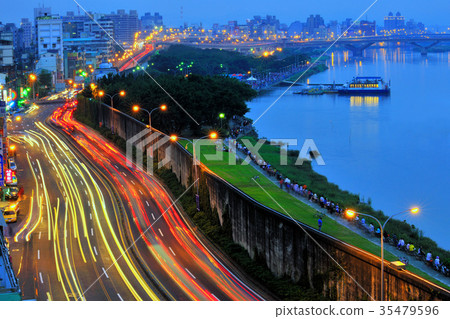 Taipei City, Dadaojing, Danshui River, night view, rails, busy, traffic, water 35479596