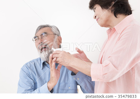 Care image Reluctant to rehydrate water Refuse refusal anorexia fluid assistance old age care 35479833