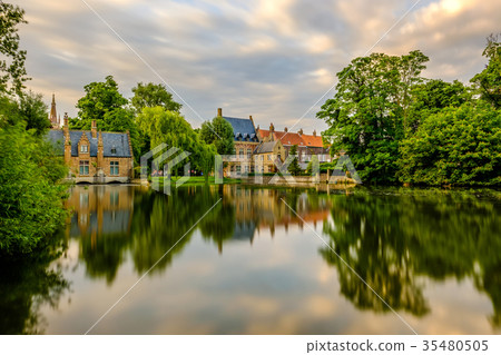 Bruges (Brugge) cityscape with Minnewater lake 35480505