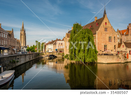 Bruges (Brugge) cityscape with water canal 35480507