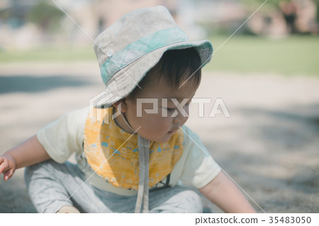 younger, little child, toddler 35483050