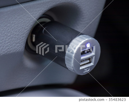 USB car charger In-vehicle USB power supply 35483623
