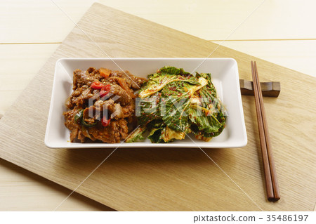 Fried noodles, spring rolls Fried noodles, spring rolls 35486197