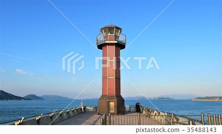 Takamatsu Harbor's Red Lighthouse 1 35488143