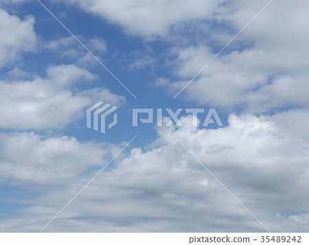 Fall Inage beach park blue sky and white clouds Fall Inage beach park blue sky and white clouds 35489242