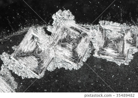 水晶 - 鹽的顯微照片（氯化鈉） 35489482