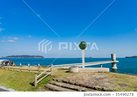 Underwater Observation Tower 35490278