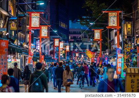 Scenery of Tokyo Asakusa Senso-ji Temple 35495670