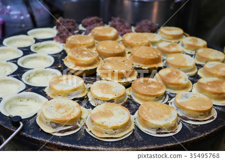 淡水店家街景-臺灣紅豆餅/車輪餅 35495768