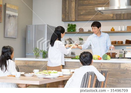 Family of 4 having a meal Father Father Mother Mother Sister Sister brother 35496709