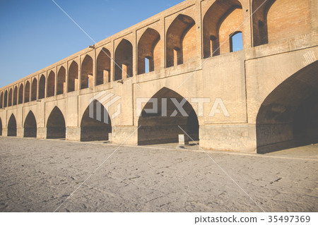 Si-o-Seh Pol, also called the Bridge of 33 Arches 35497369