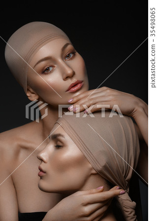 beautiful girls with natural makeup 35498065