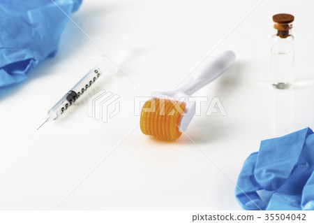 Dermaroller for medical micro needling therapy. 35504042