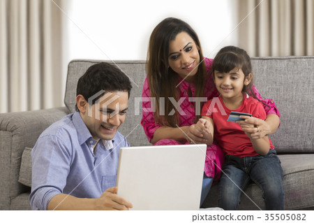 Family shopping online Family shopping online 35505082