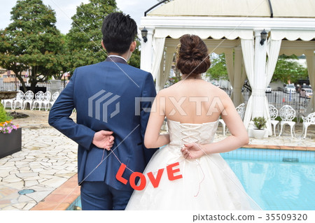 Marriage and departure Marriage and departure 35509320