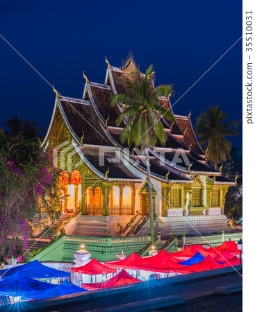 A famous walking street in the world heritage site 35510031