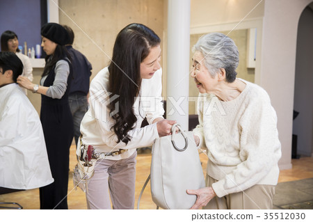 Hairdresser image 35512030