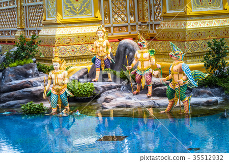 animals in literature are swimming in Anodard Pool 35512932