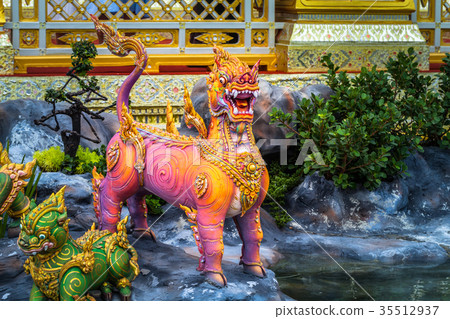 animals in literature are swimming in Anodard Pool 35512937