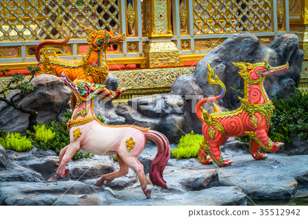 animals in literature are swimming in Anodard Pool 35512942
