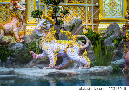 animals in literature are swimming in Anodard Pool 35512946