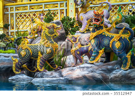 animals in literature are swimming in Anodard Pool 35512947