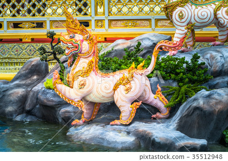 animals in literature are swimming in Anodard Pool 35512948