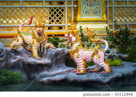 animals in literature are swimming in Anodard Pool 35512949