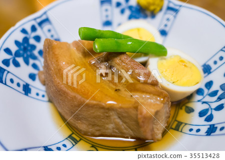 Pork belly boiled 35513428