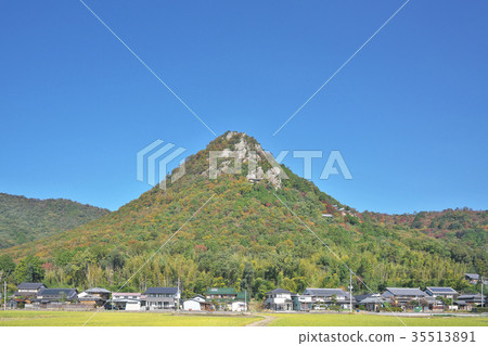 秋天從山上下來 35513891