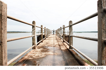 Floodgate Floodgate 35513996