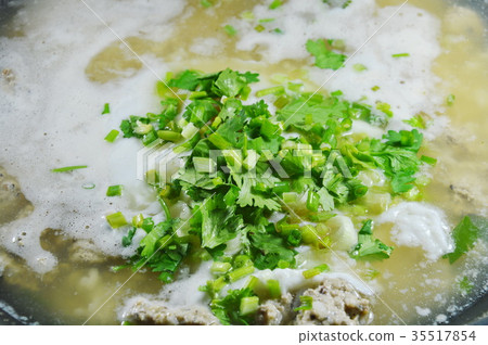 hot boiled rice with minced pork dressing parsley  35517854