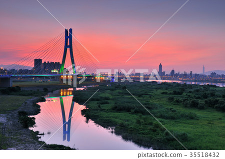 台灣,台北市,城市,建築,高樓大廈,101大樓,河川,交通,交通建設,水,新北市,寧靜 台灣,台北市,城市,建築,高樓大廈,101大樓,河川,交通,交通建設,水,新北市,寧靜 35518432