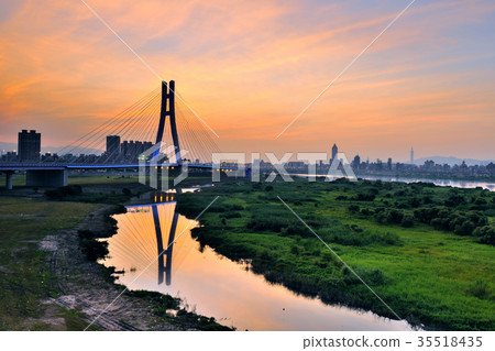 台灣,台北市,城市,建築,高樓大廈,101大樓,河川,交通,交通建設,水,新北市,寧靜 35518435