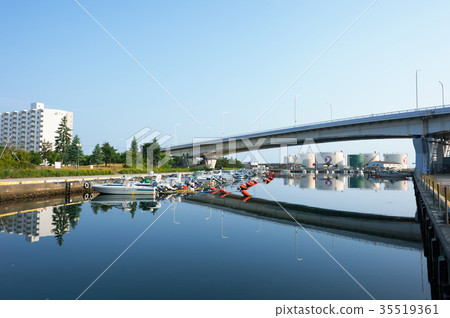 [Aomori] Morning in the Aomori Bay Area, Yacht Harbor 35519361