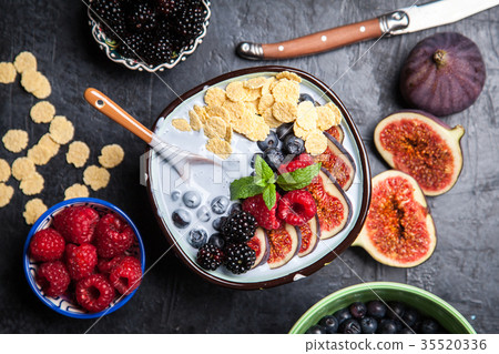 Delicious blueberry and fig yoghurt Delicious blueberry and fig yoghurt 35520336