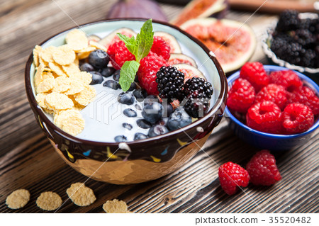 Delicious blueberry and fig yoghurt Delicious blueberry and fig yoghurt 35520482