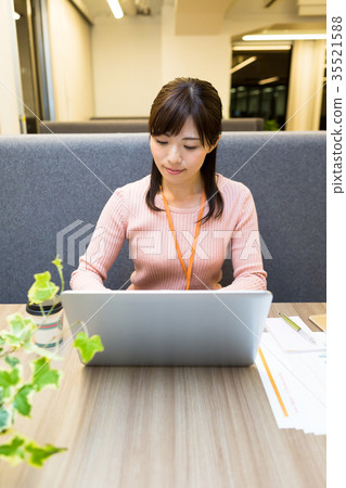 Business woman Business woman 35521588