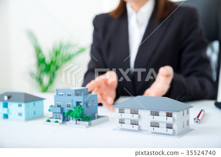 房地產獨戶住宅小型房產稅房地產投資諮詢免稅大廈或房子 35524740
